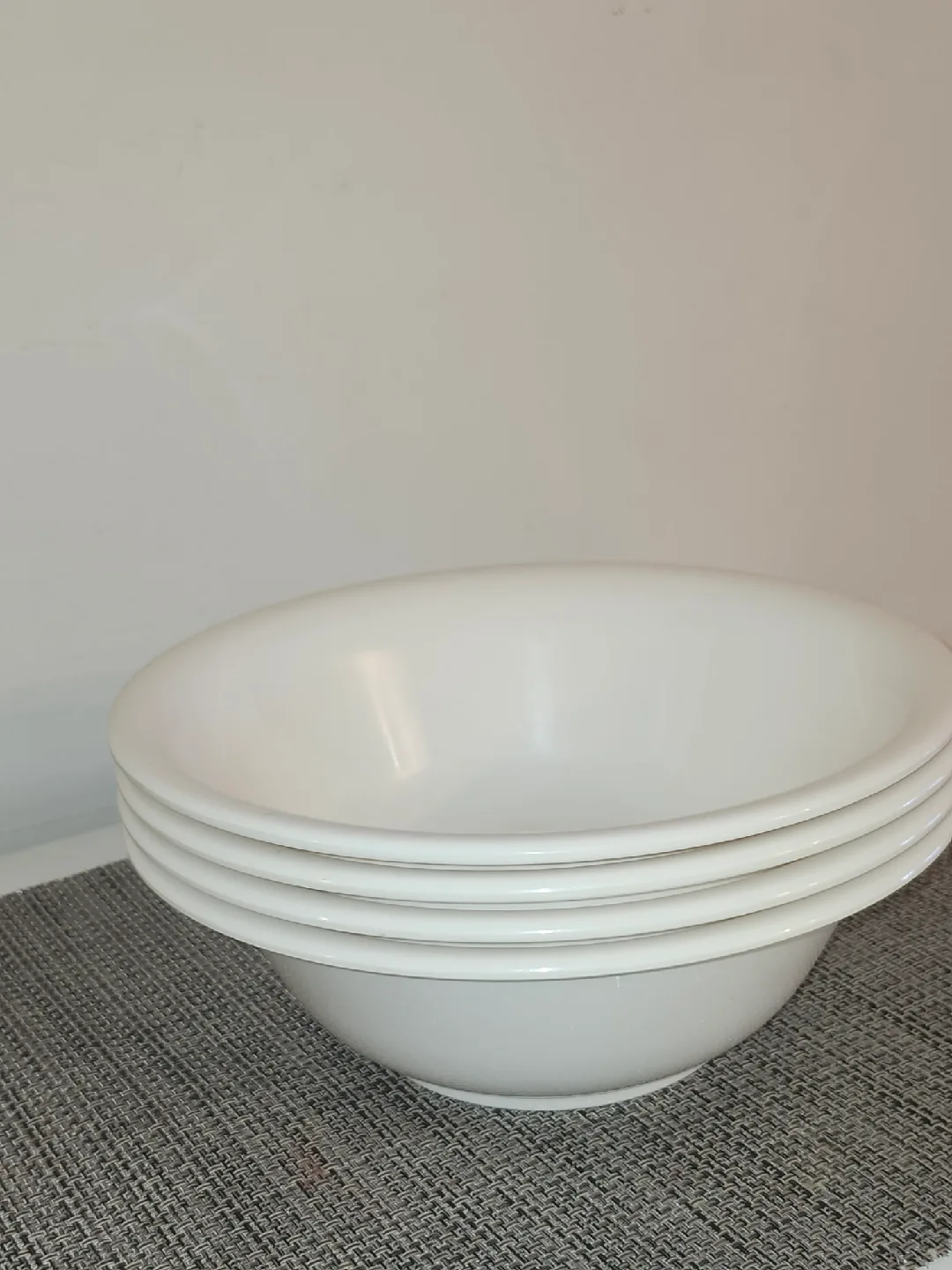 Set of 4 White Bowls (9-10 inch) thumbnail