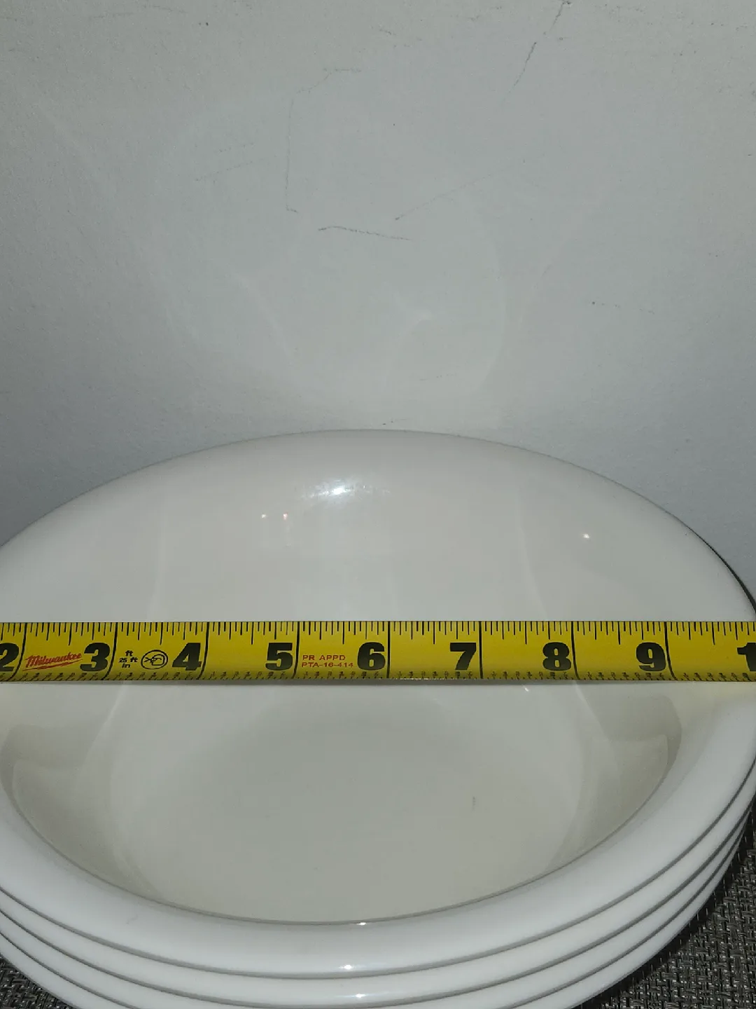 Set of 4 White Bowls (9-10 inch) image indicator(3)