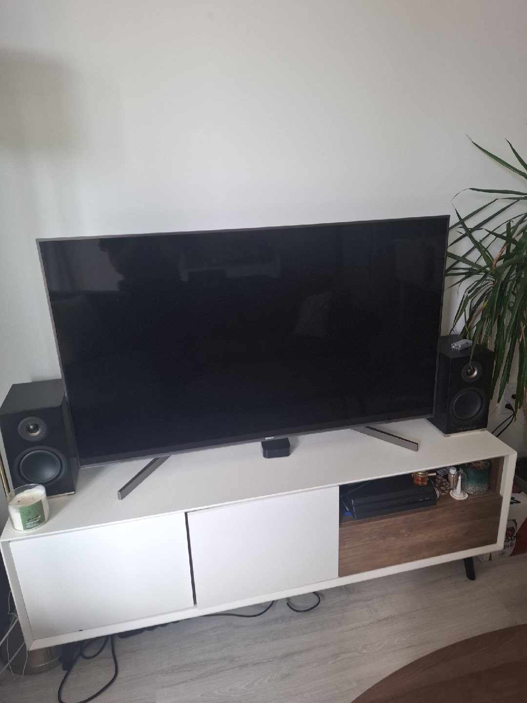 White & Wood TV stand - photo 4