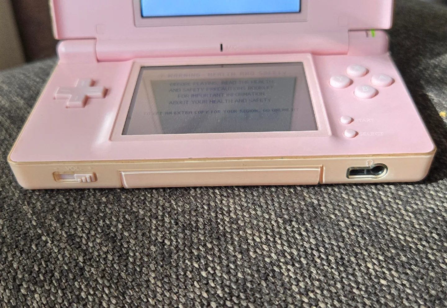Nintendo DS Lite Pink + Animal Crossing Game image indicator(9)
