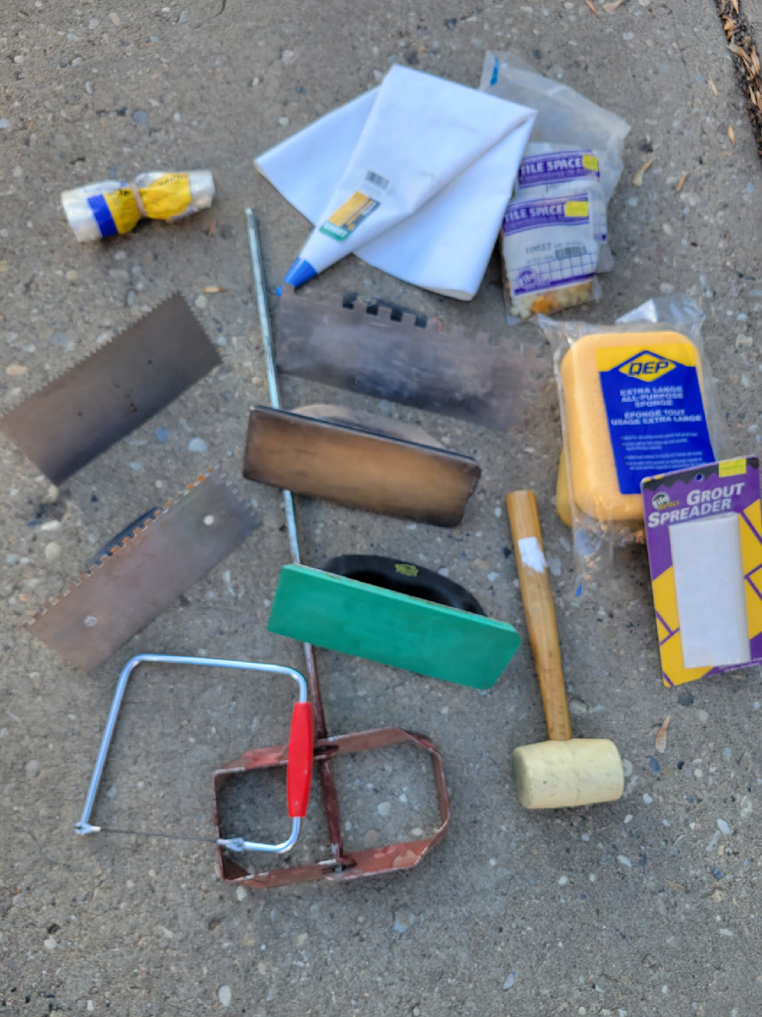 Tile Installation Tools - Spacers, Trowels, Sponge - photo 3