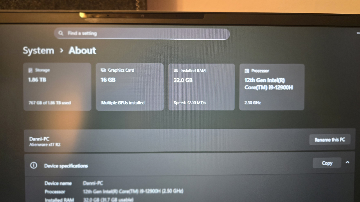 Alienware x17 R2 Gaming Laptop - 1.86 TB SSD, 32 GB RAM - photo 4