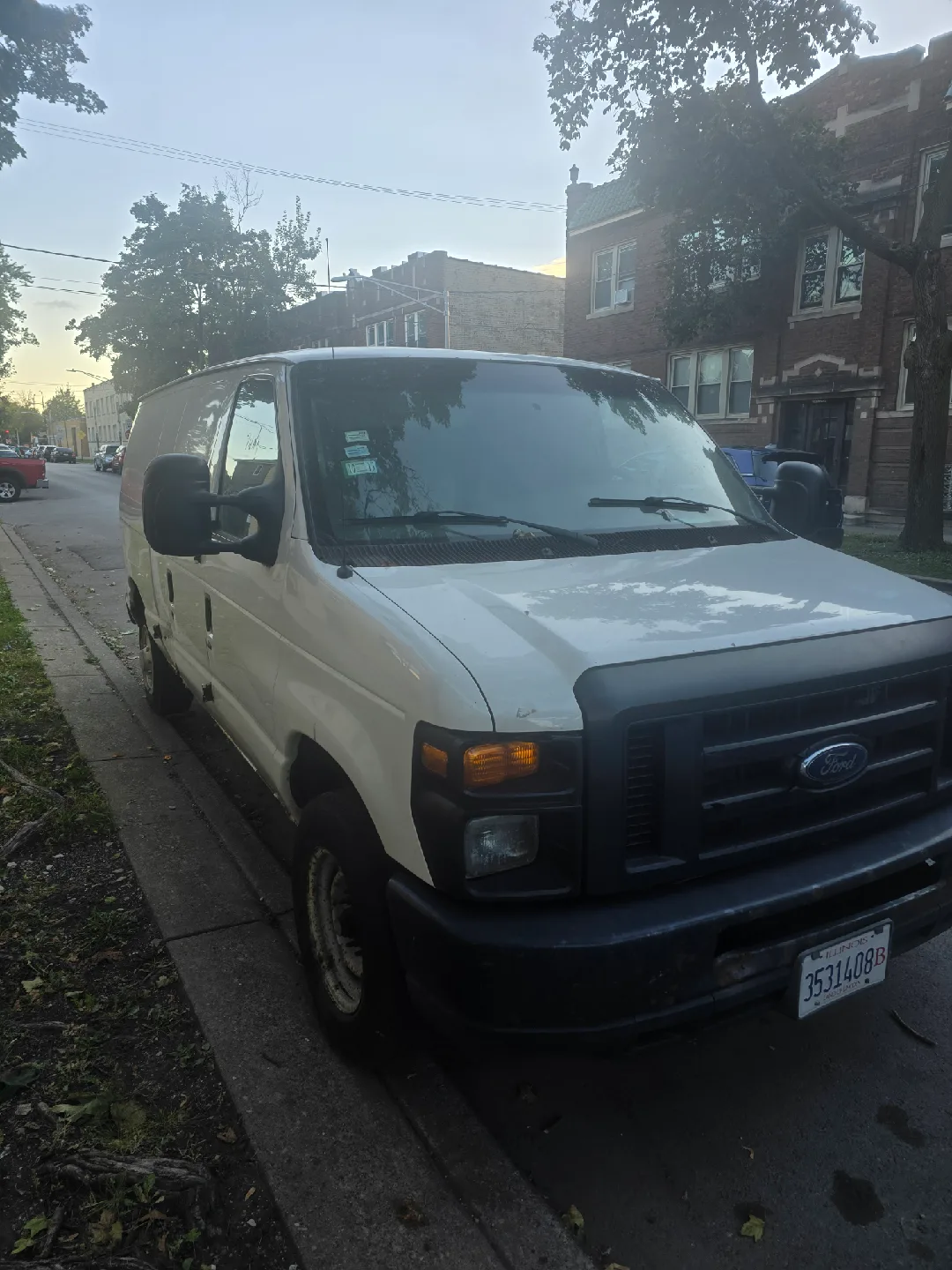 Ford Econoline Cargo Van image indicator(3)
