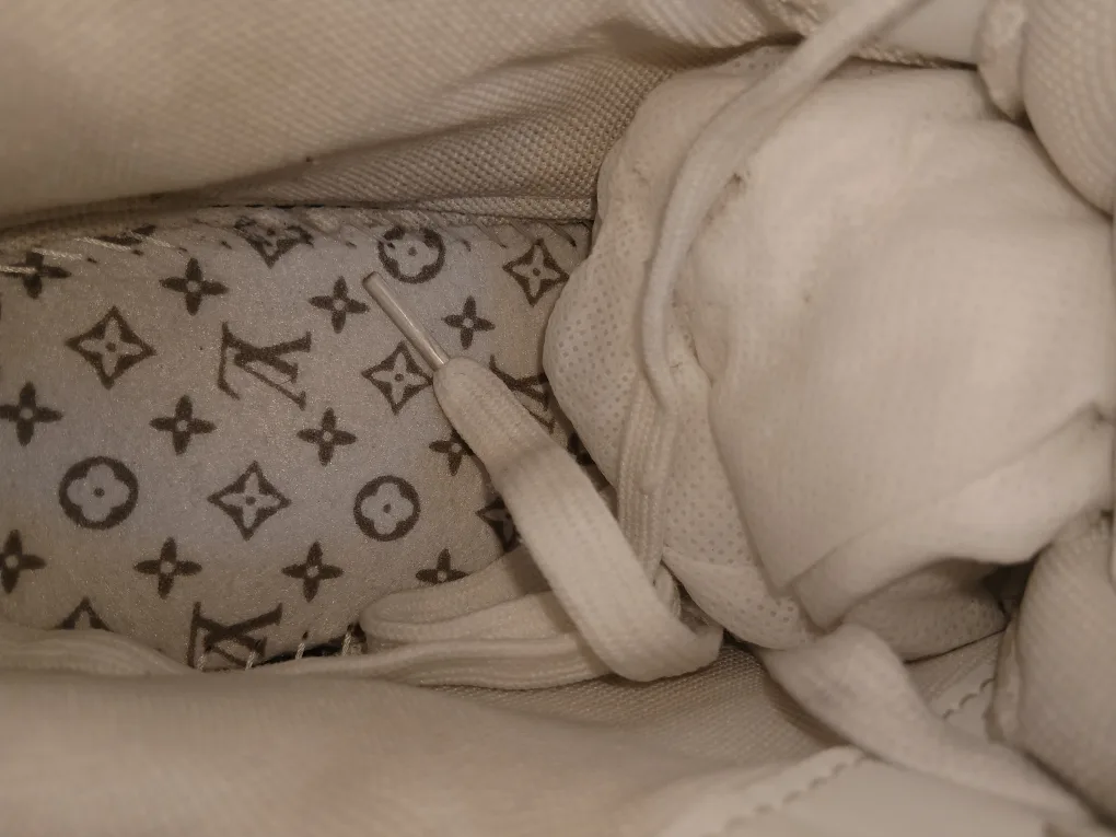 Louis Vuitton Trainer Sneaker image indicator(6)