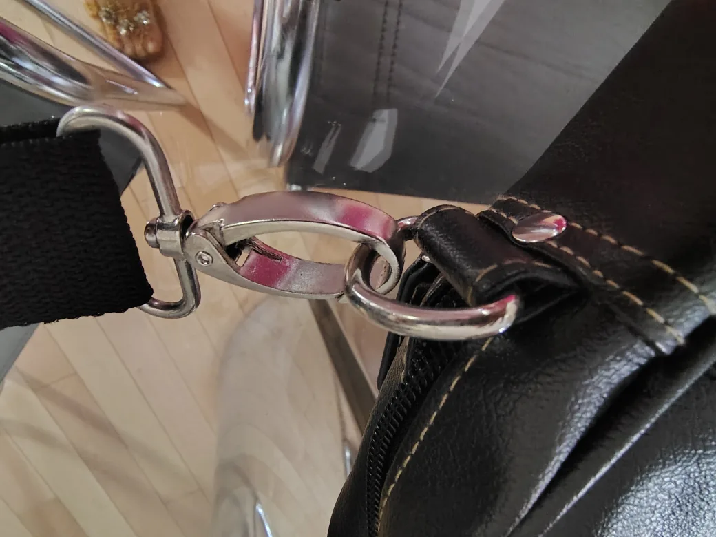 Gorgeous Executive Laptop Bag – Rare CIBC Edition image indicator(6)