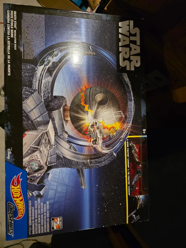 Star Wars Hot Wheels Death Star Revolution Race Set thumbnail
