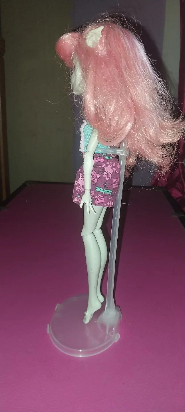 Monster High Doll Rochelle Goyle image indicator(2)