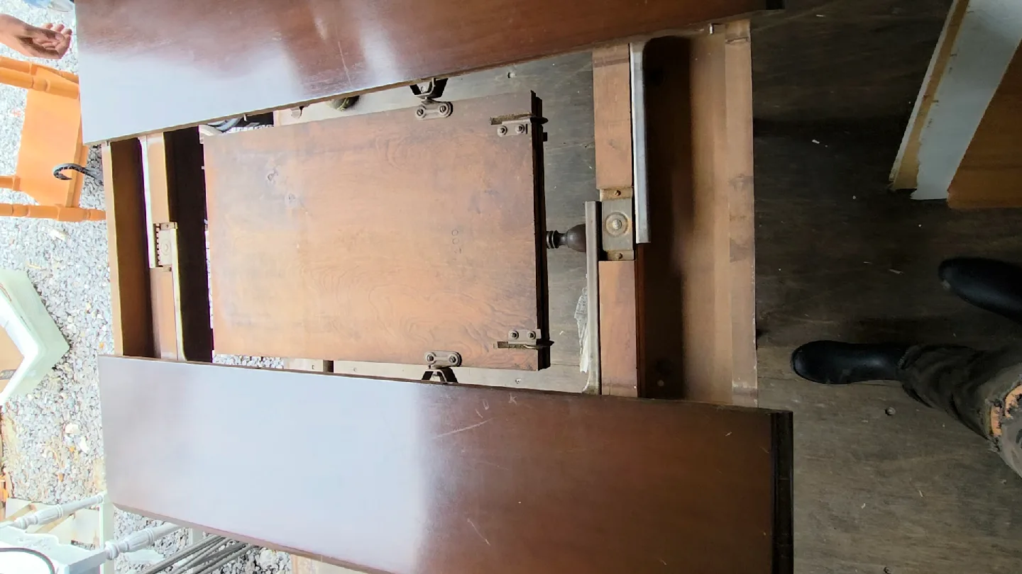 Antique Wooden Extendable Dining Table image indicator(5)