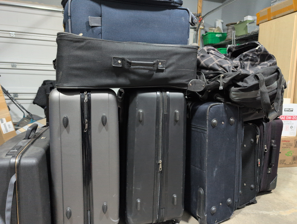 Mixed Lot of Used Luggage