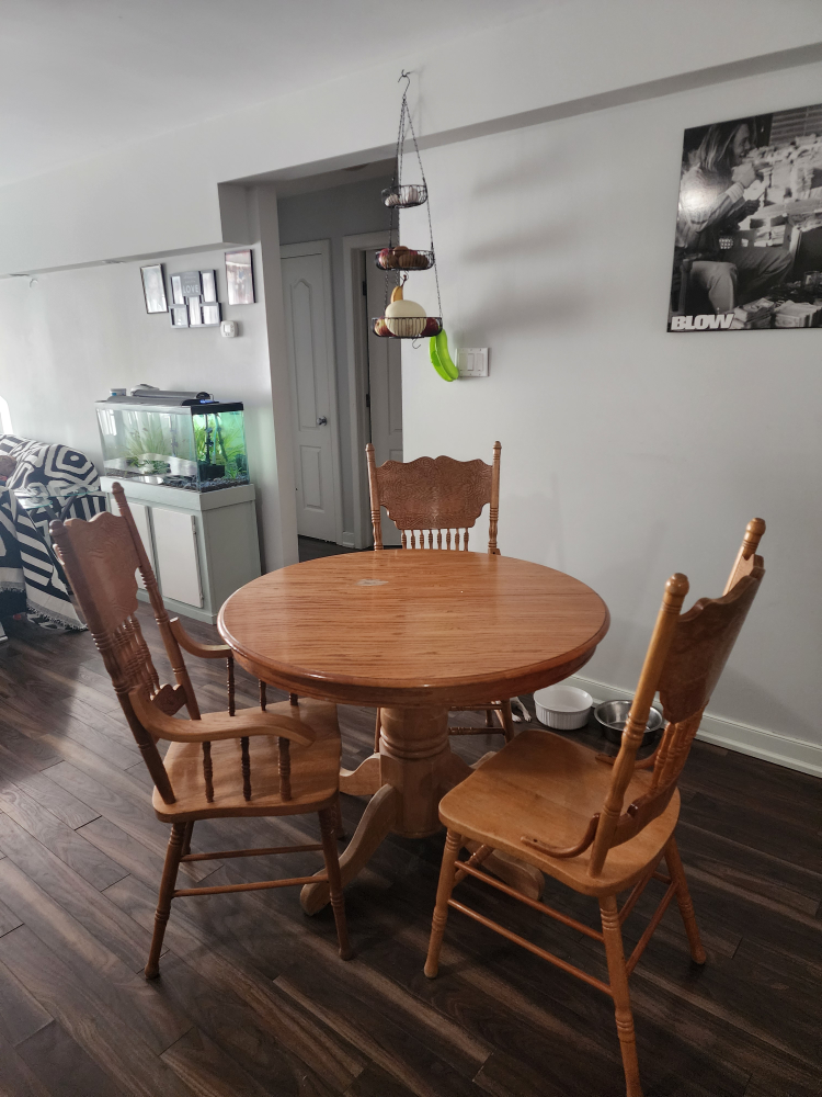 Round Oak Dining Table with Three Chairs - photo 3