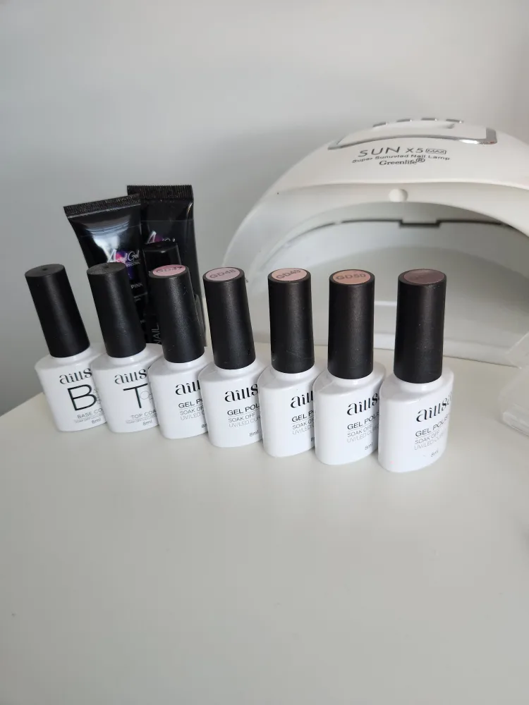 Nail kit for a bar of chocolate (free) image indicator(2)