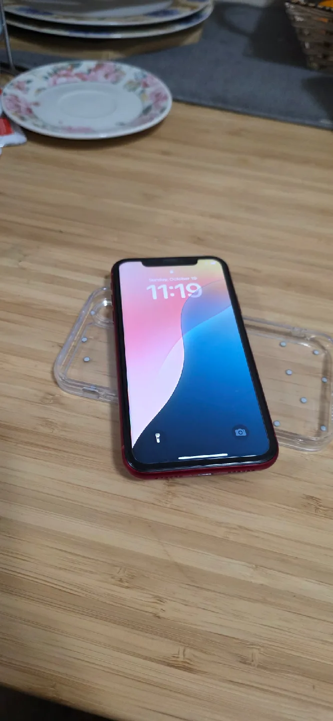 iPhone XR Red 128GB image indicator(6)