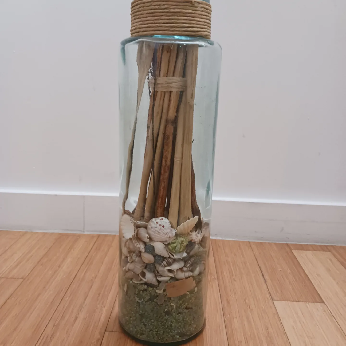Collector’s Coastal Glass Vase – (Seashells, Beads, Sticks) image indicator(4)