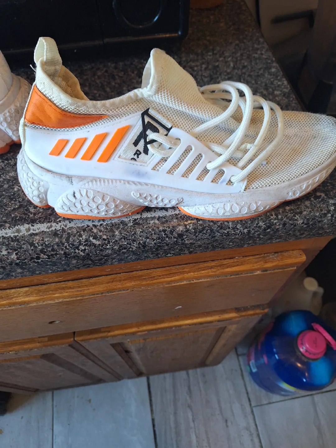 White & Orange Sneakers image indicator(2)