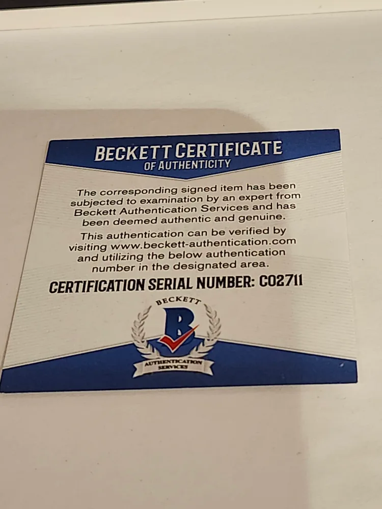 Annie Lennox Signed Photo - Beckett Authenticated image indicator(2)