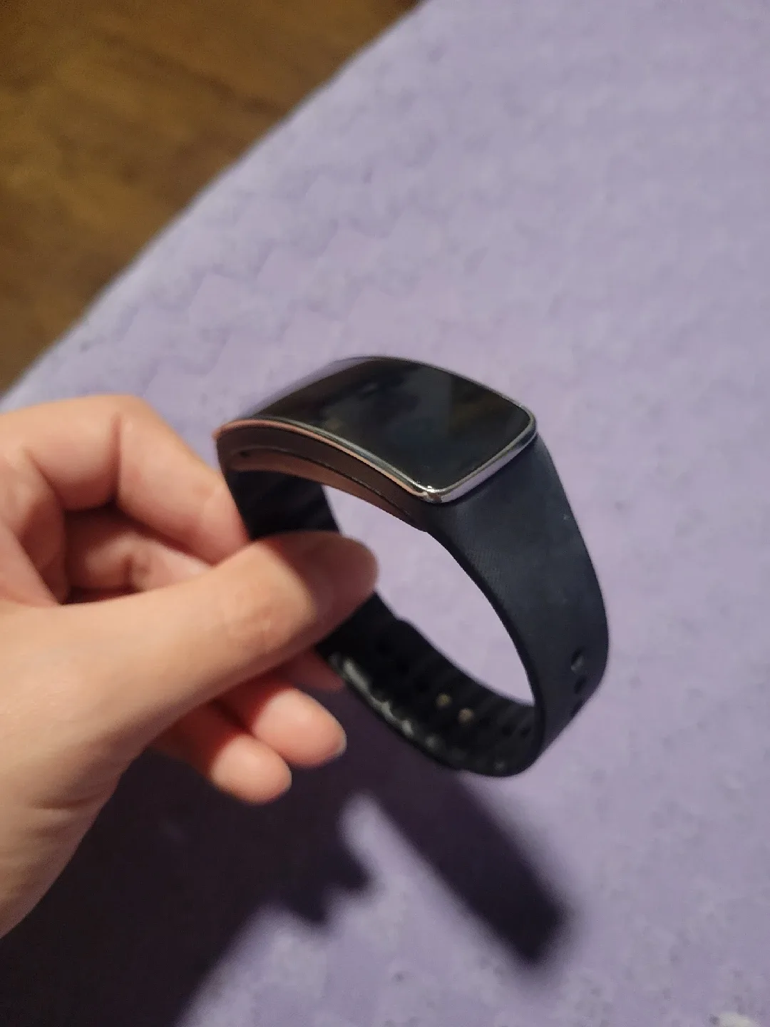 Samsung Gear Fit2 Pro Smartwatch thumbnail