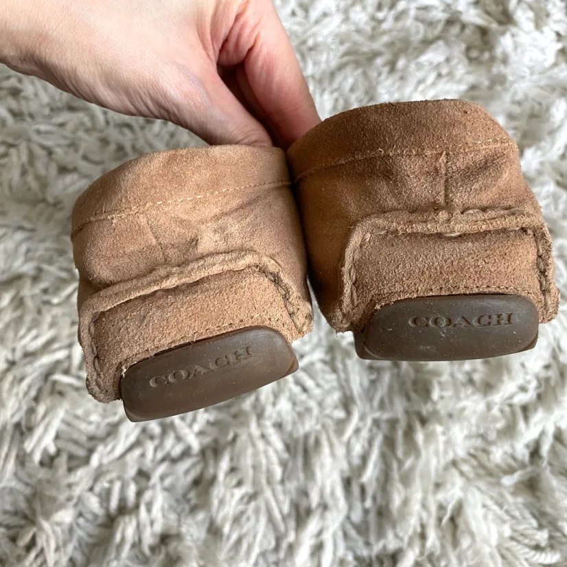 Coach Women’s Amber Tan Suede Leather Loafers Size 6B image indicator(5)