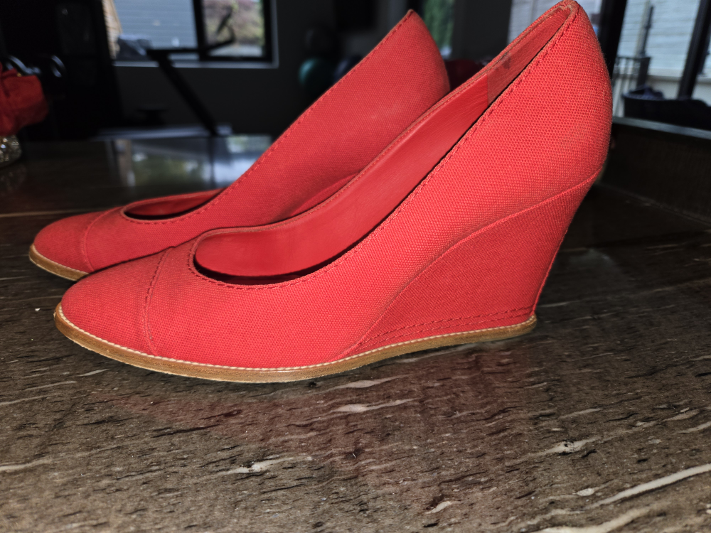 Chanel Red Wedge Heels - photo 3