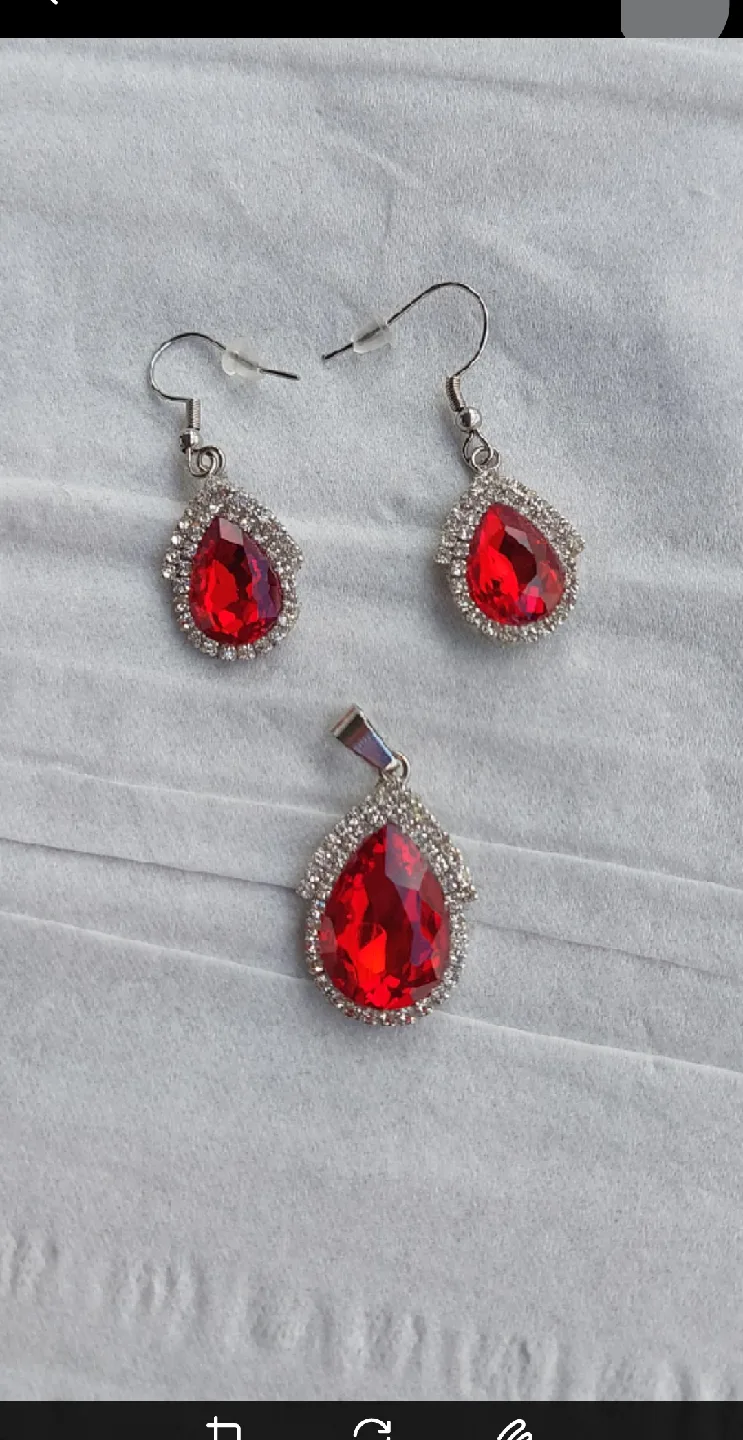 Red Teardrop Jewelry Set image indicator(2)