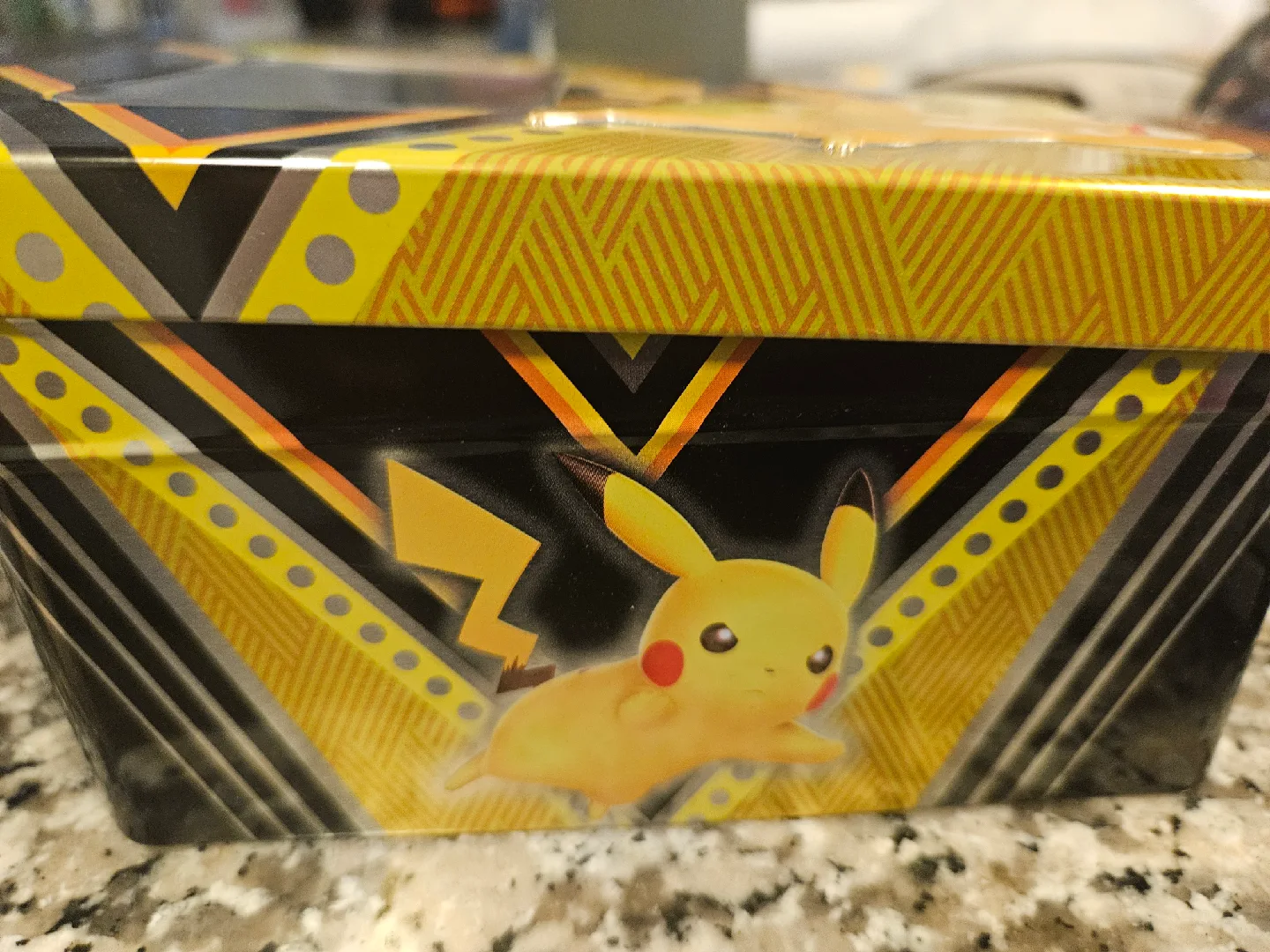 Pokémon Trading Card Game Tin image indicator(2)