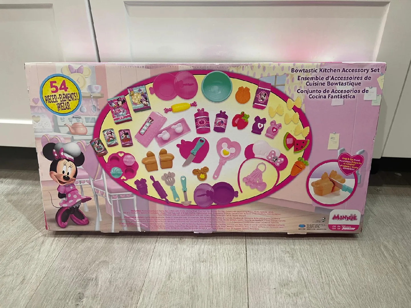 Disney Junior Minnie Bowtastic Kitchen Accessory Set image indicator(3)