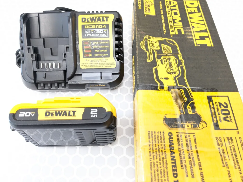 20V Max DeWalt ATOMIC Oscillating Multi-tool Combo Kit image indicator(3)