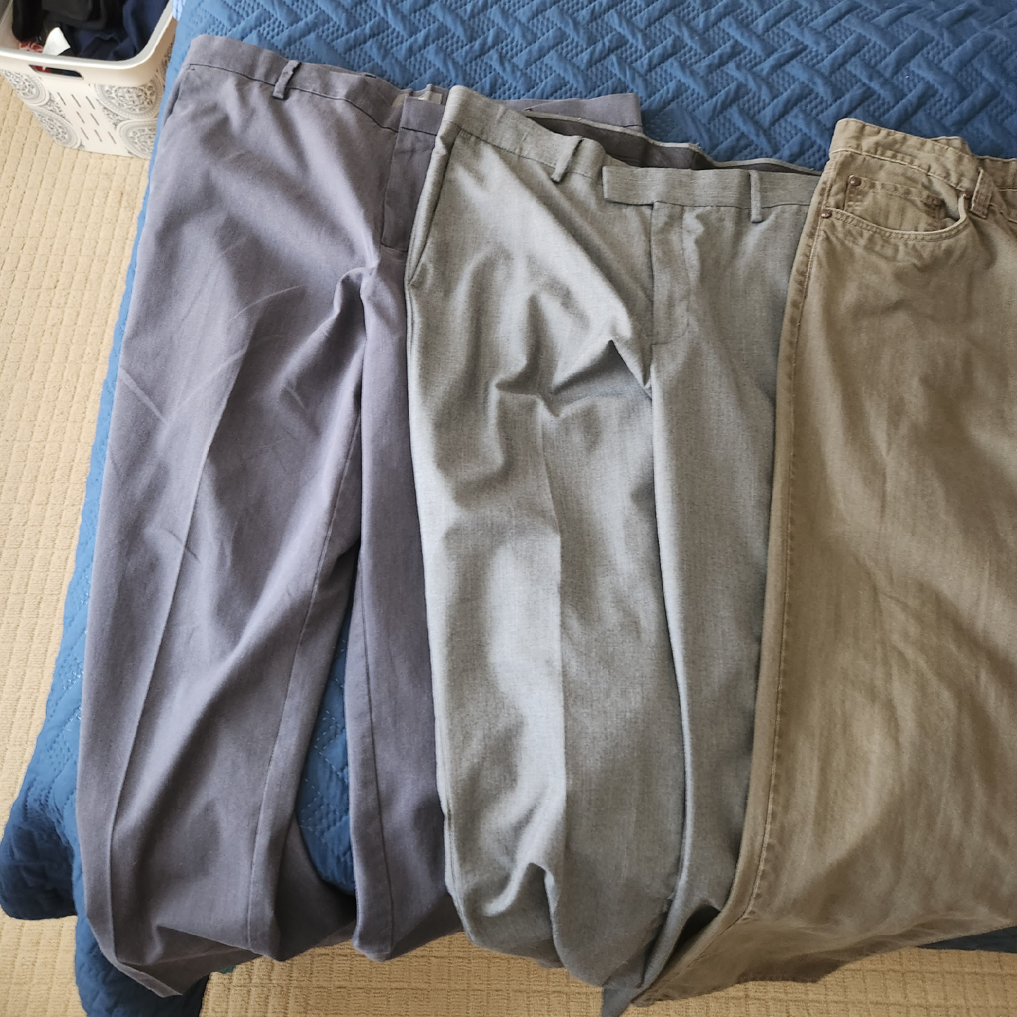 Men's Pants: Dockers, American Eagle - all for 1 price