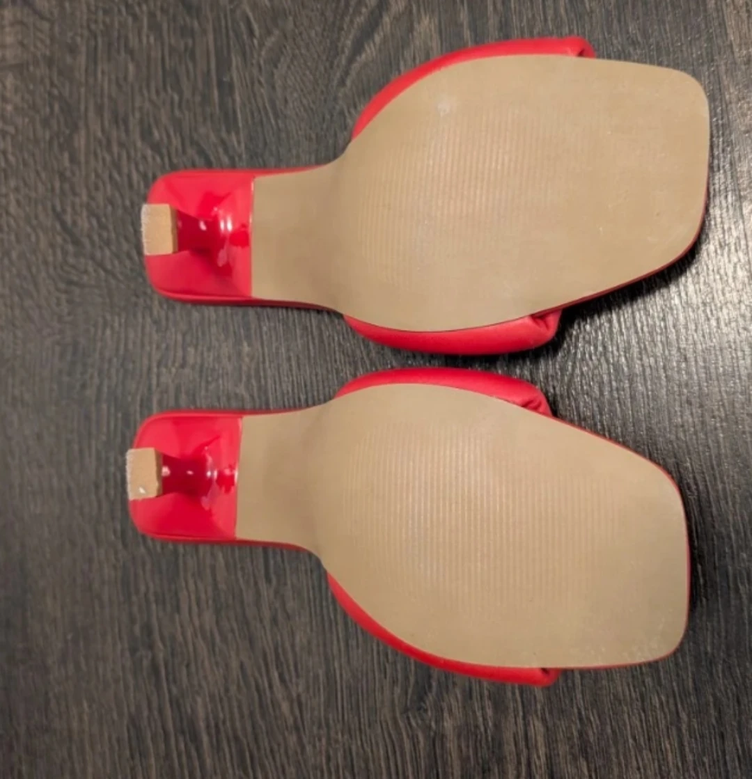 Steve Madden Red Heels, Size 8 - photo 4