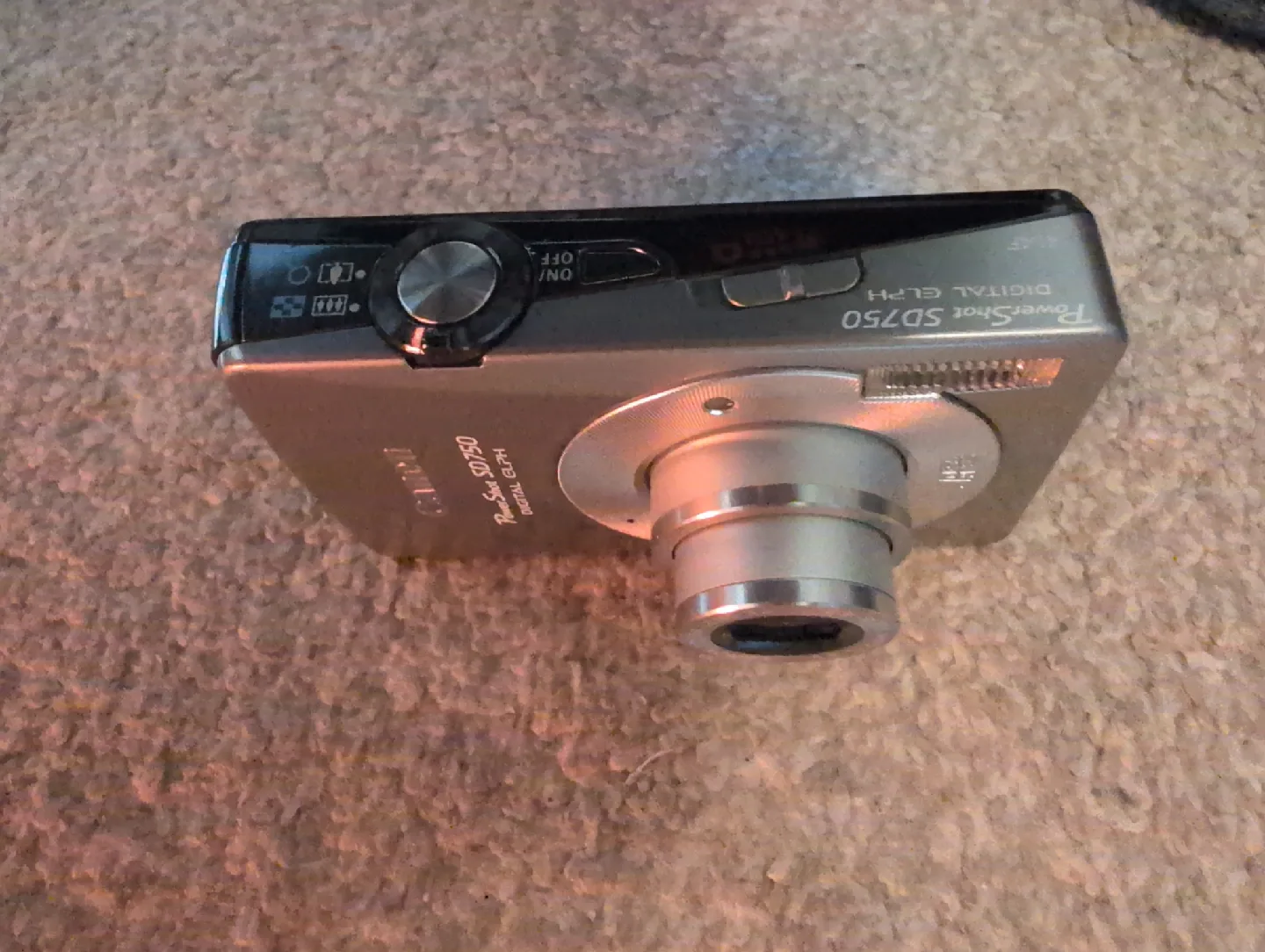 Canon PowerShot SD750 Digital Camera image indicator(2)