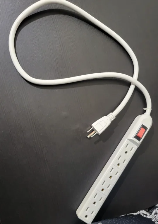 White Power Bar with 6 Outlets🧡 thumbnail