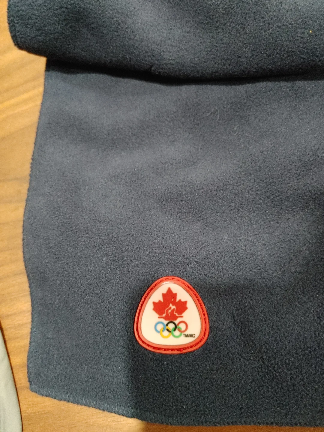 🧡SUPER RARE HBC NAVY OLYMPICS SCARF NEW image indicator(4)