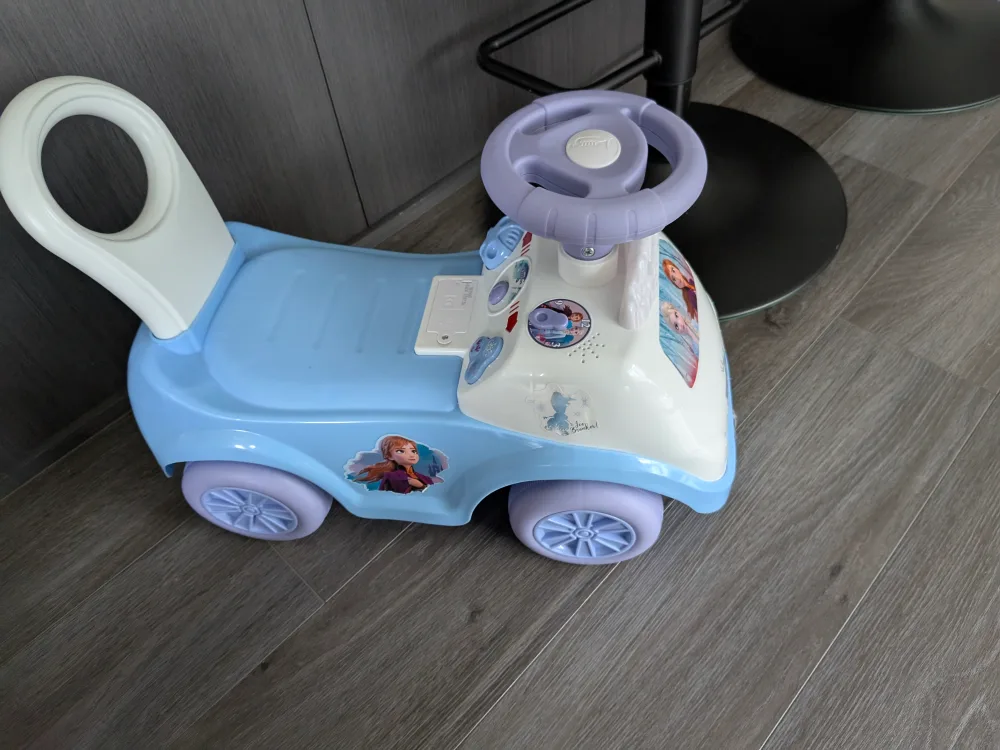 Disney Frozen  Ride-On Car image indicator(3)