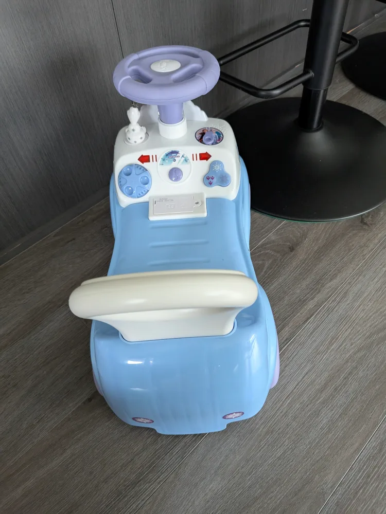 Disney Frozen  Ride-On Car image indicator(4)