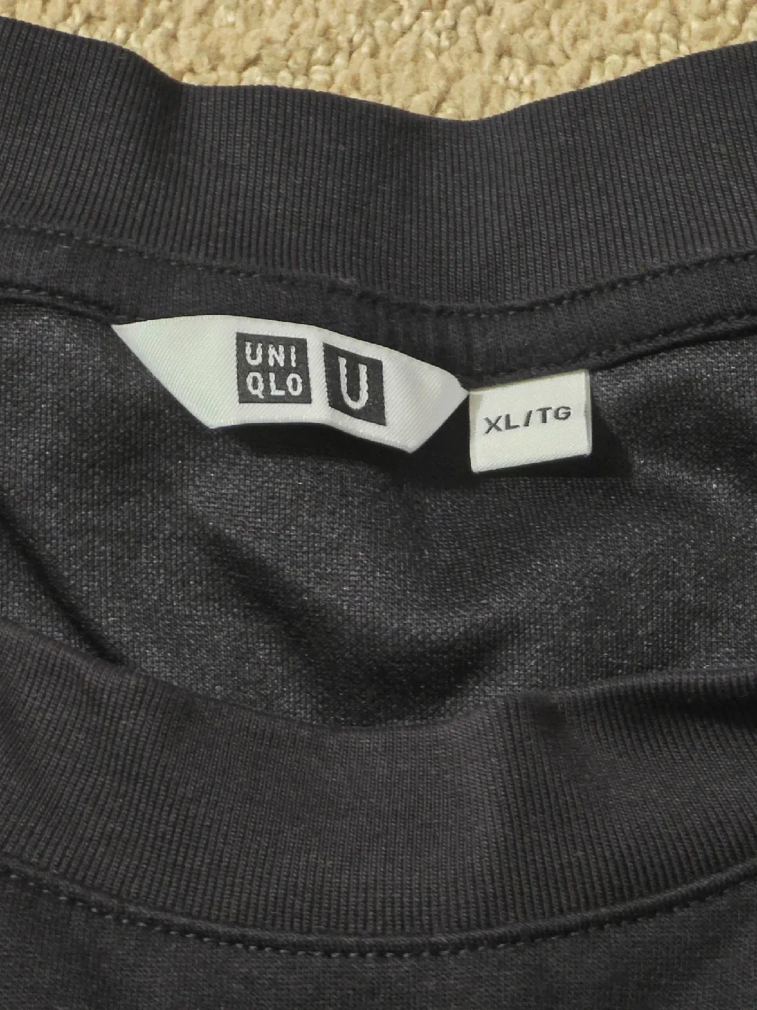 Uniqlo U T-Shirt - XL image indicator(2)
