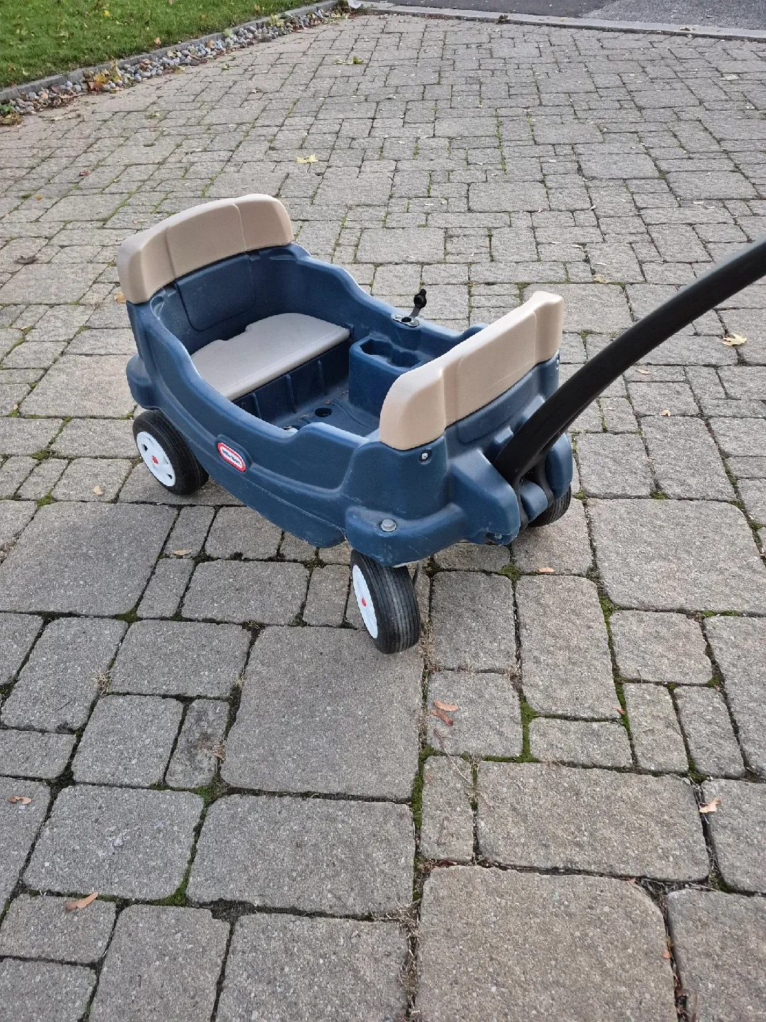 Little Tikes Cozy Truck Wagon with Umbrella image indicator(2)