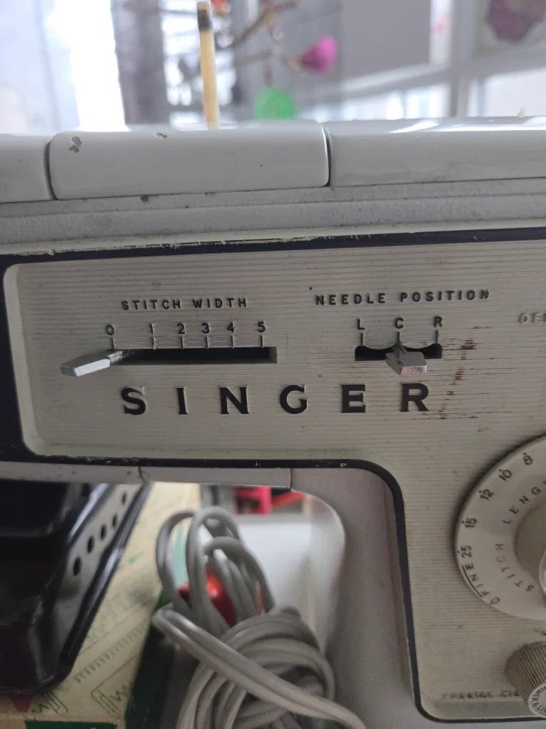 Singer Stylist 478 Sewing Machine image indicator(4)