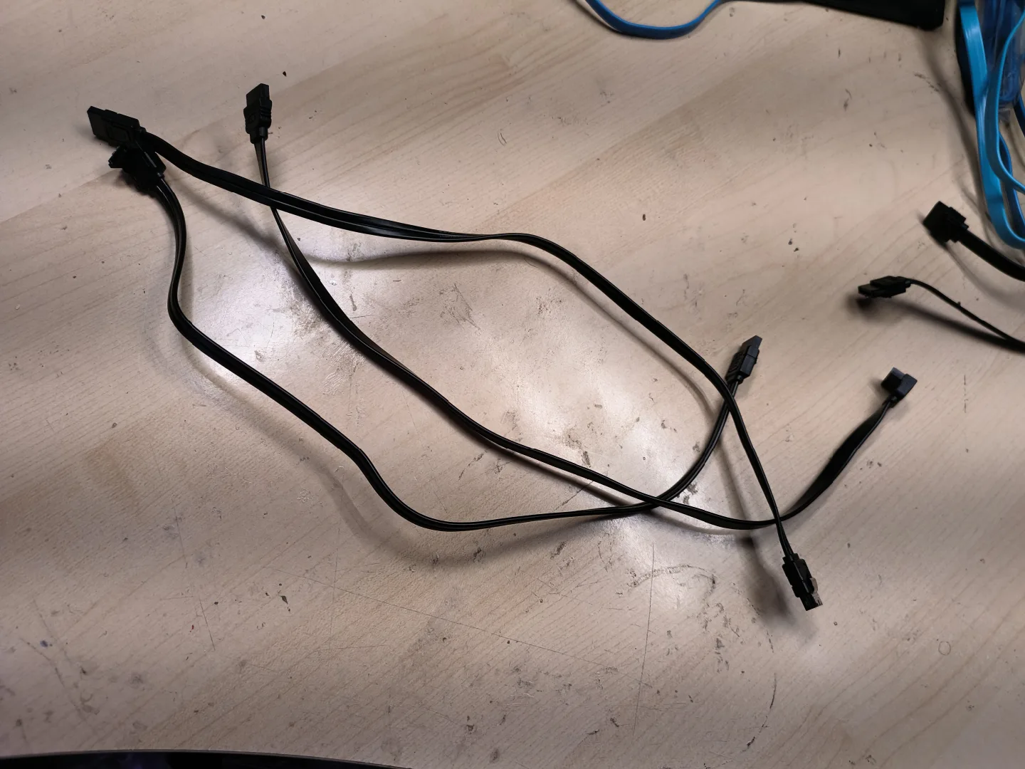 SATA Cables - Blue and Black image indicator(4)