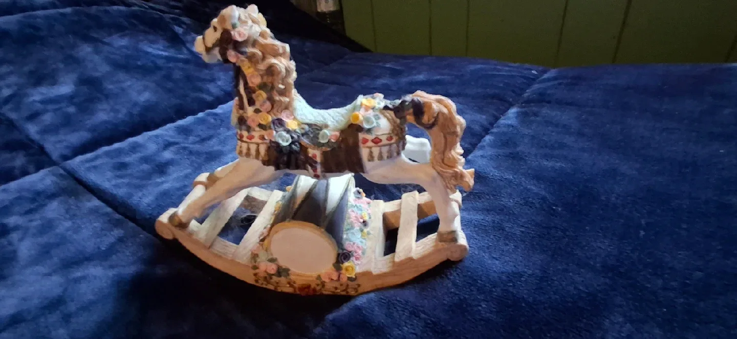 Vintage Floral Rocking Horse Figurinemusic box image indicator(3)