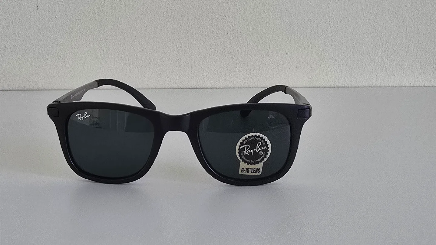 Ray-Ban Black Sunglasses thumbnail