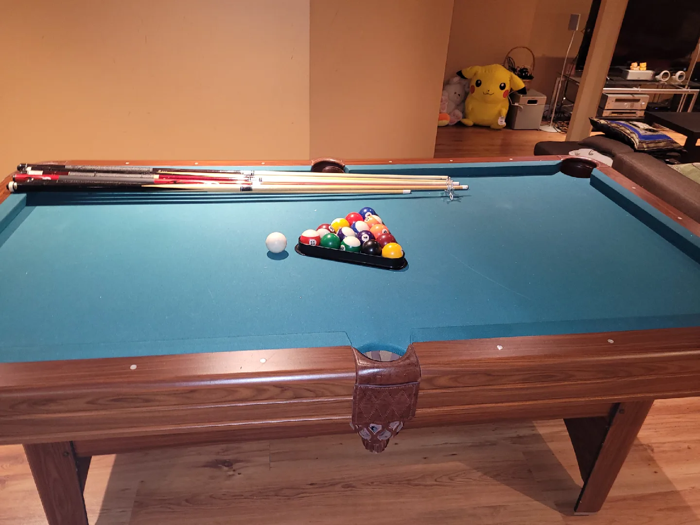 Pool Table with Balls and Cues image indicator(3)