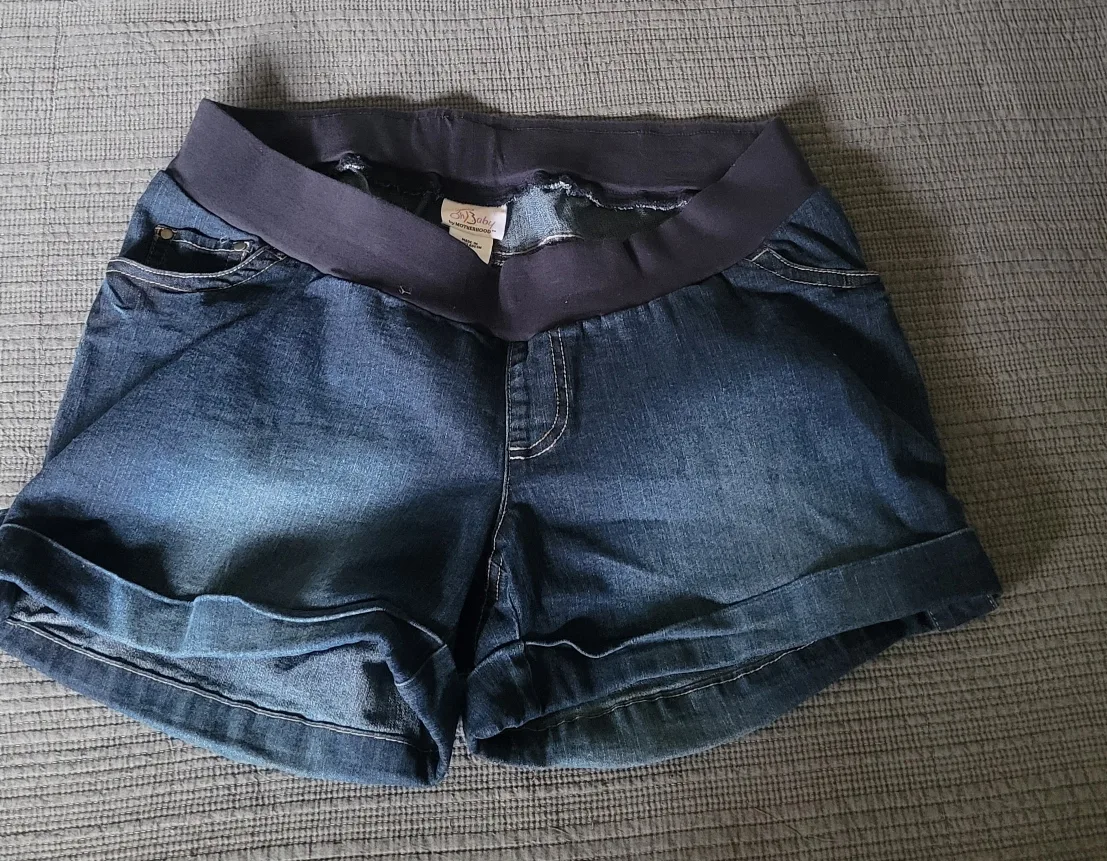 Oh Baby by Motherhood Size M Maternity Shorts image indicator(9)