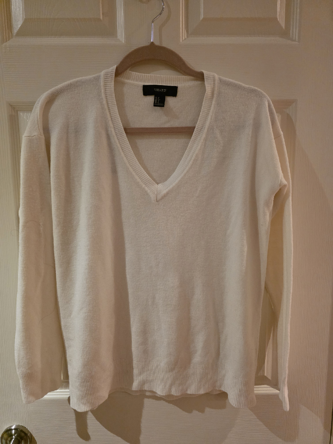 Forever 21 Cream V-Neck Sweater - Size L