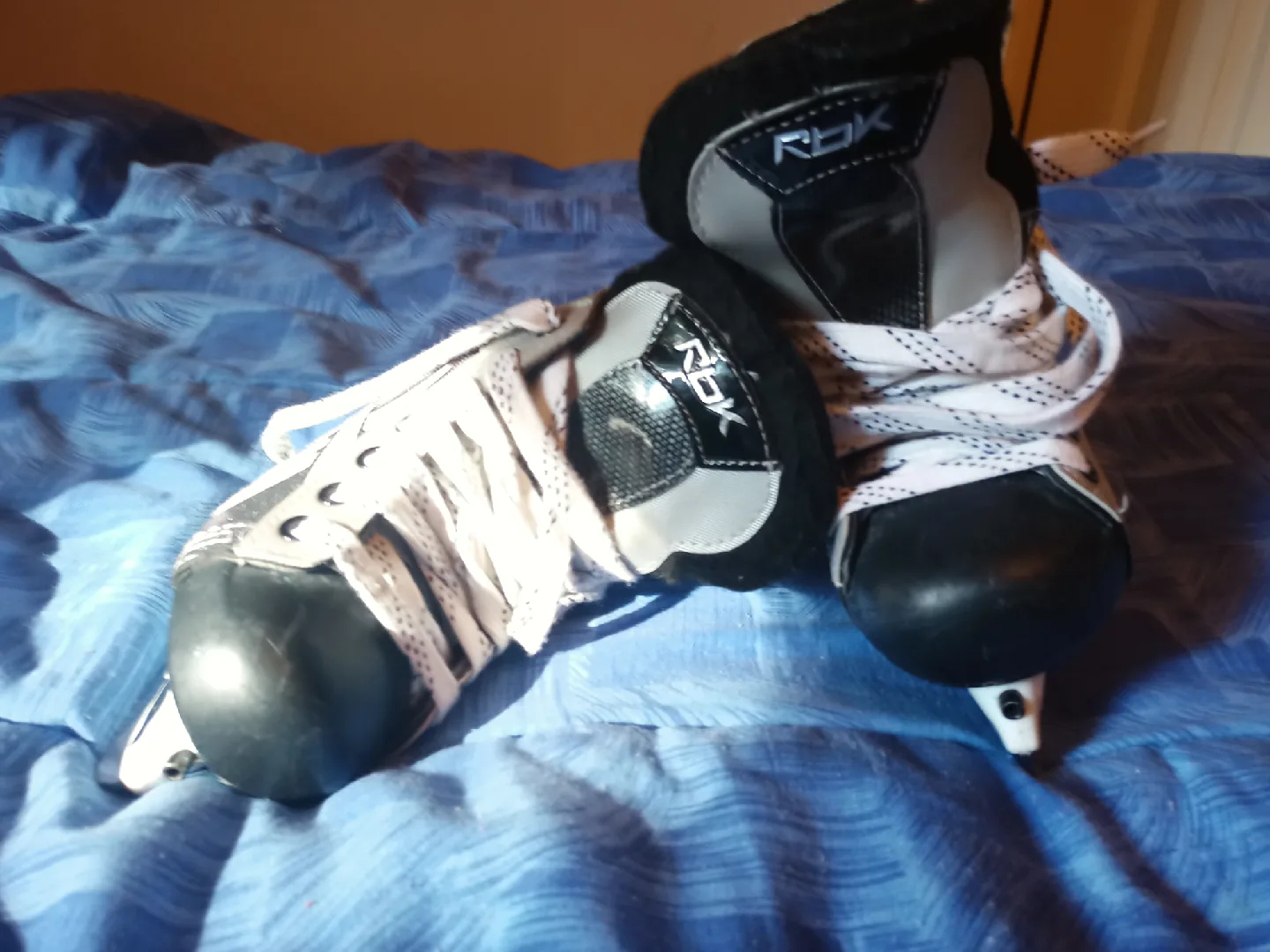 hockey skates - used - various sizes image indicator(5)