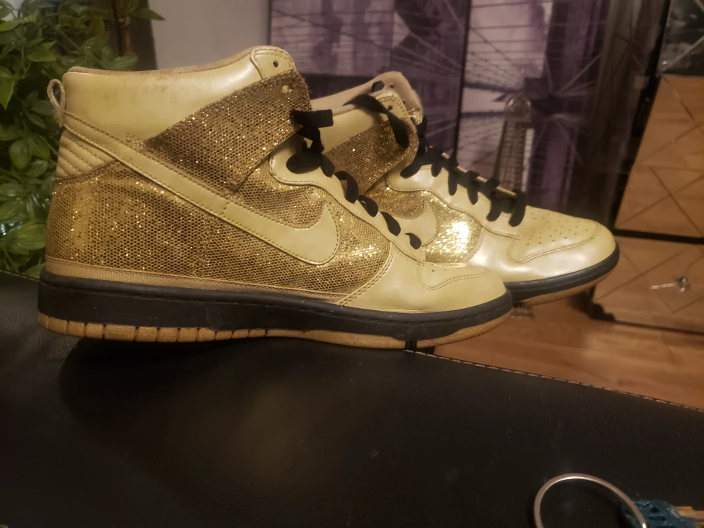 Nike Dunk High Gold Glitter Sneakers