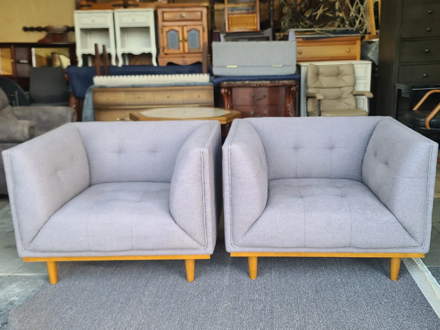 MODERN GREY TUBE CHAIR image indicator(2)