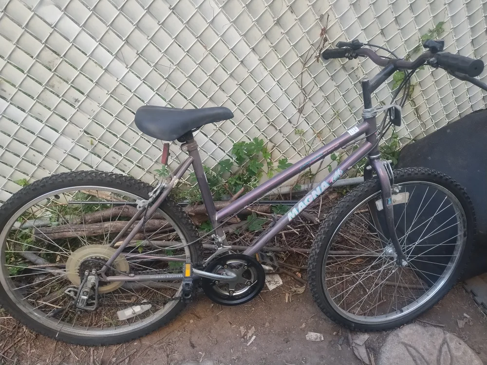 Magna Great Divide Mountain Bike thumbnail