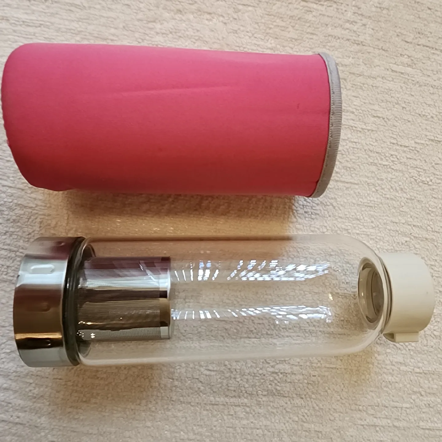 Glass Tea Infuser Bottle with Pink Sleeve image indicator(3)