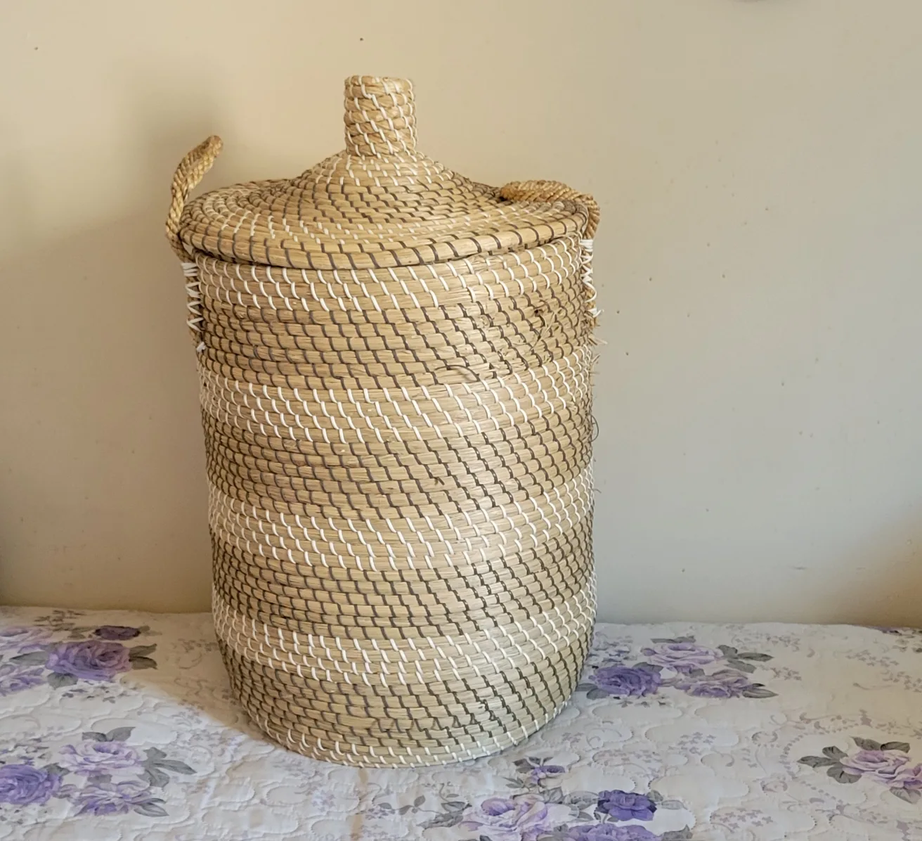 Woven Hamper Basket with Lid thumbnail