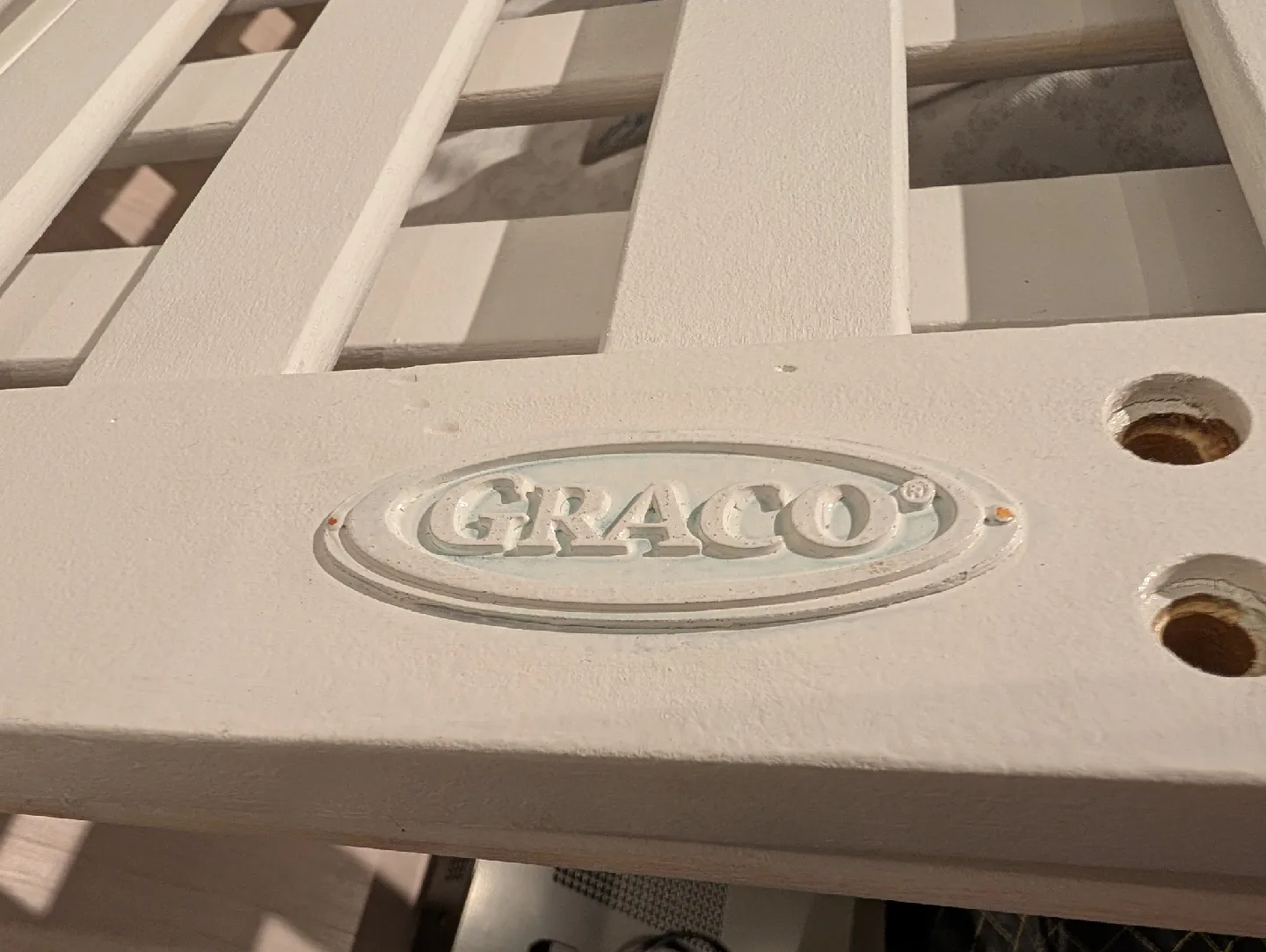 Full Size Triple-Height Adjustable Graco White Baby Crib image indicator(2)