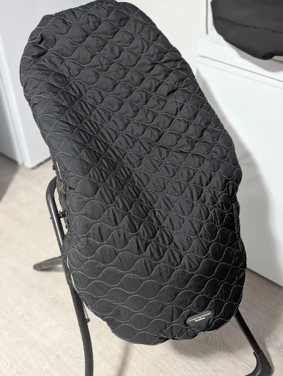 JJ Cole Bundleme Car Seat Cover - Black and Rain cover image indicator(2)